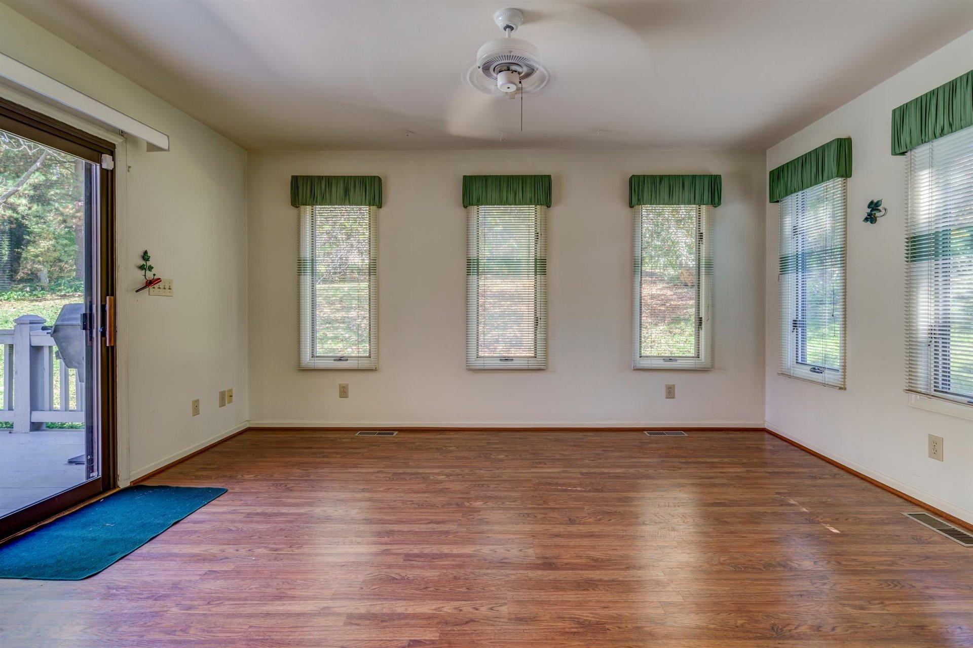 1906 McVitty Road Salem, VA 24153 - Photo 14 of 37 14-10212020-83
