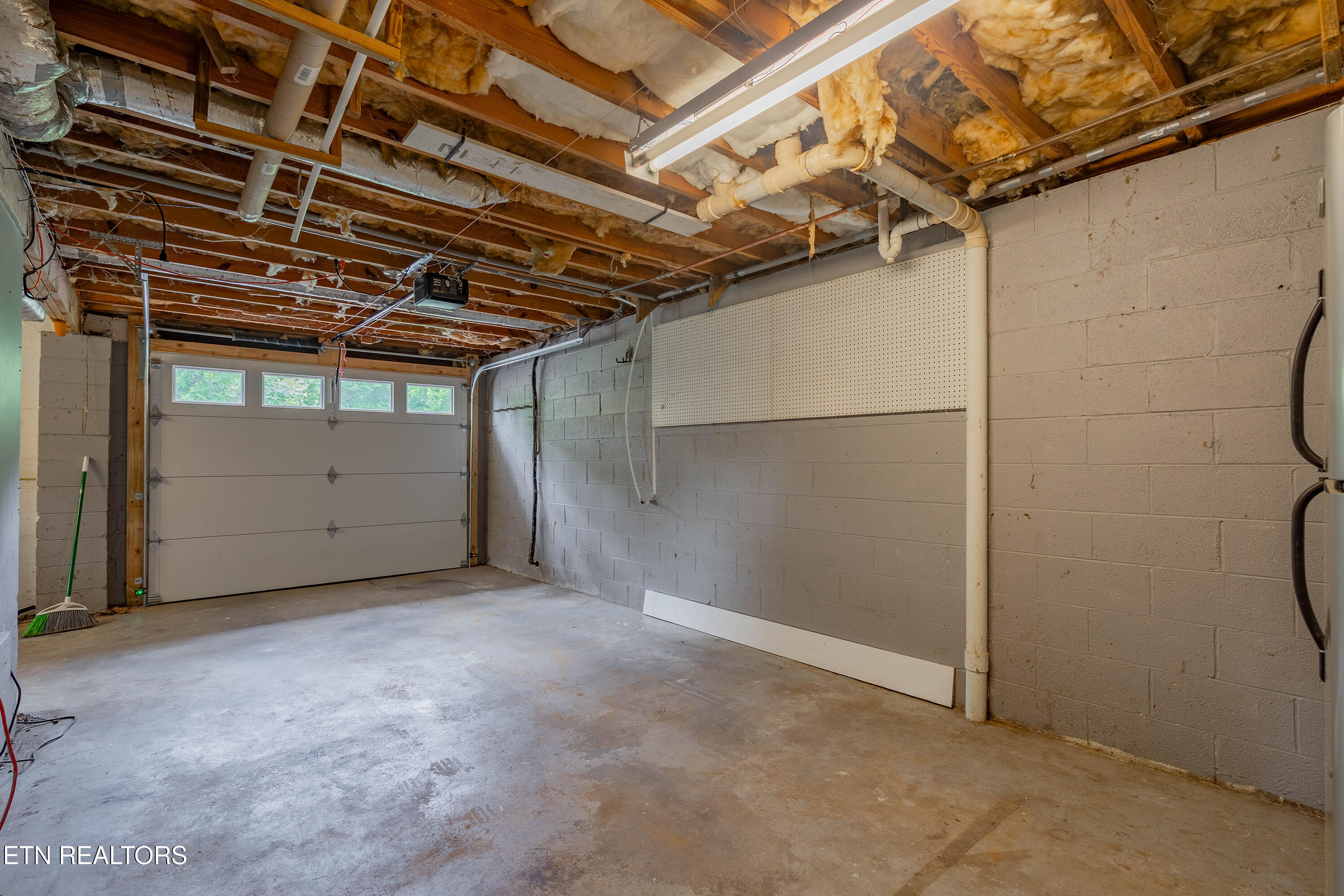 2326 Chukar Road Knoxville, TN 37923 - Photo 23 of 27 c21