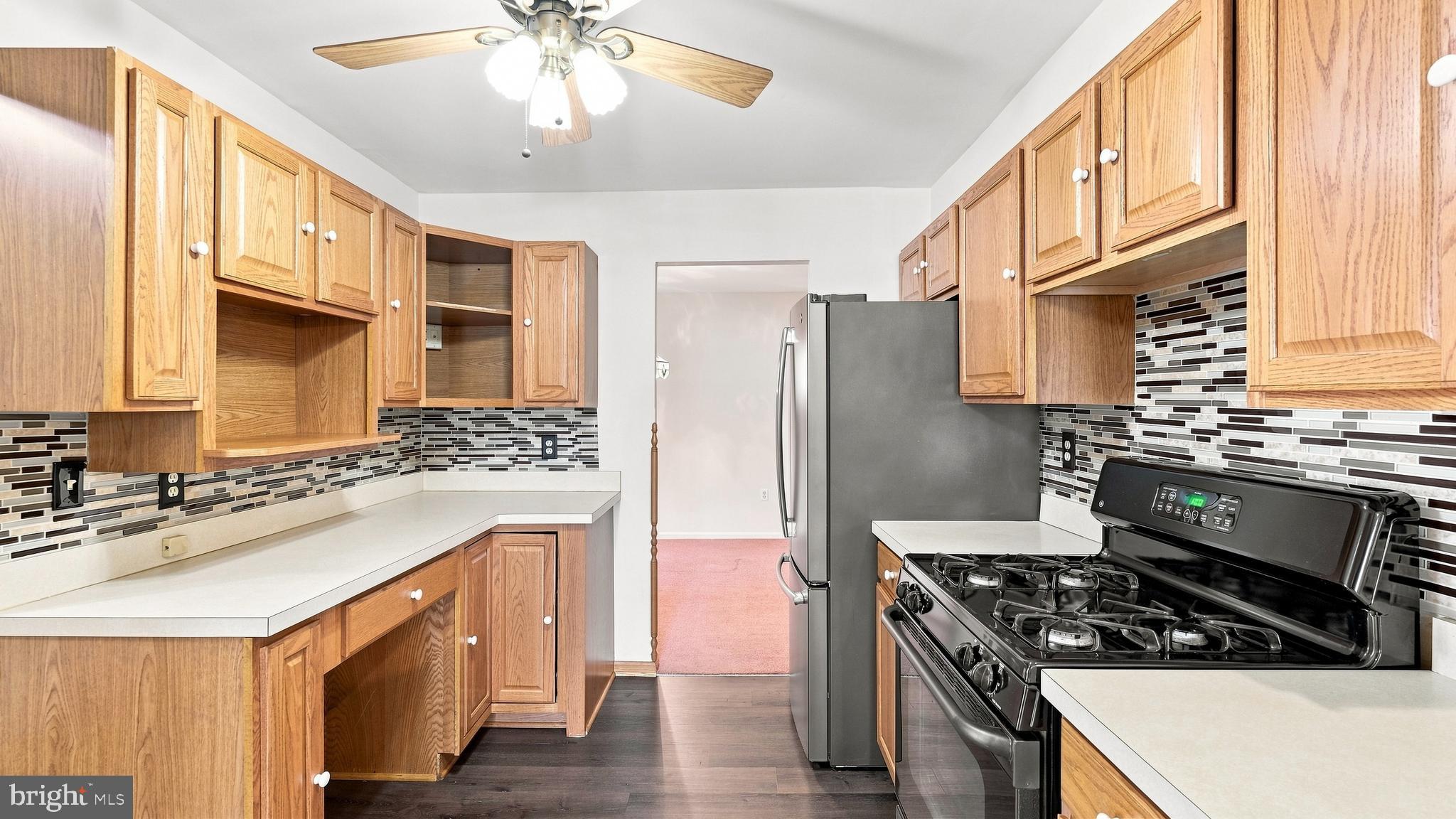 431 Windsor Drive Harleysville, PA 19438 - Photo 8 of 33 Kitchen