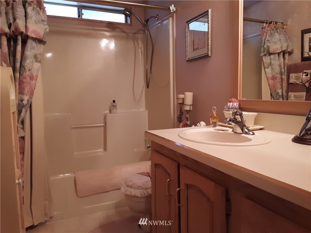 15922 Agate Street Southeast Yelm, WA 98597 - Photo 14 of 20