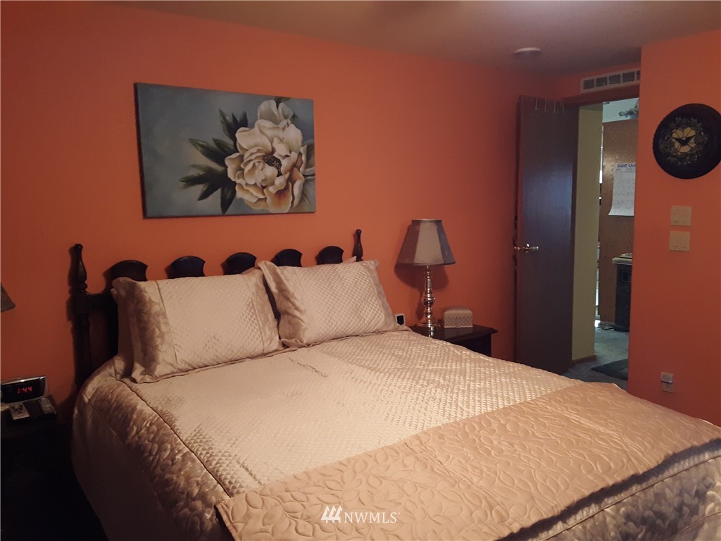 15922 Agate Street Southeast Yelm, WA 98597 - Photo 15 of 20