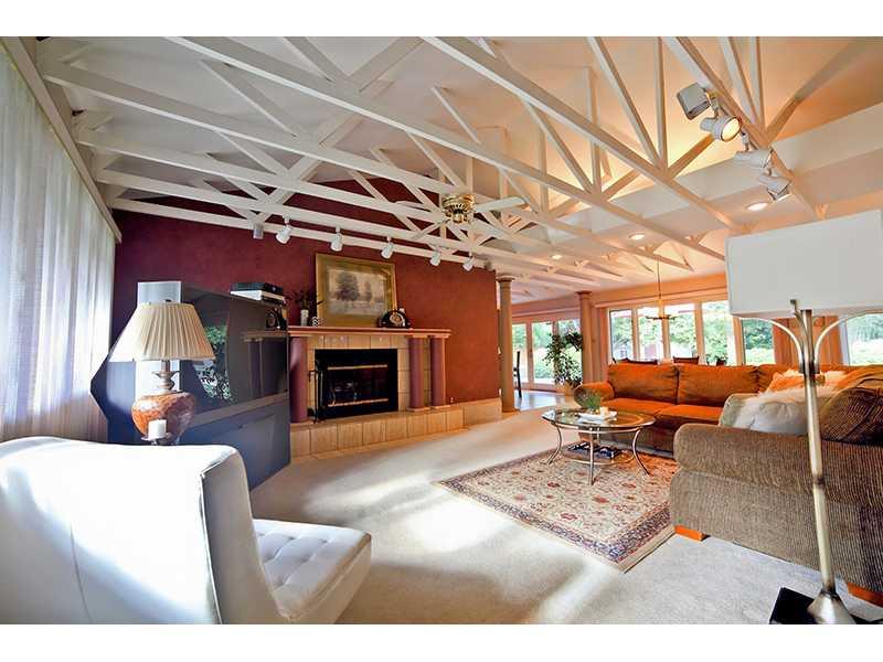 8021 Lieber Road Indianapolis, IN 46260 - Photo 4 of 24 Gallery Image 4