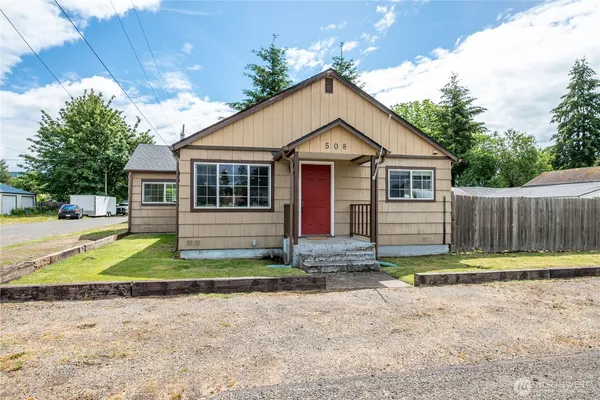 $365,000 | 508 4th Avenue Southwest, Castle Rock, WA 98611