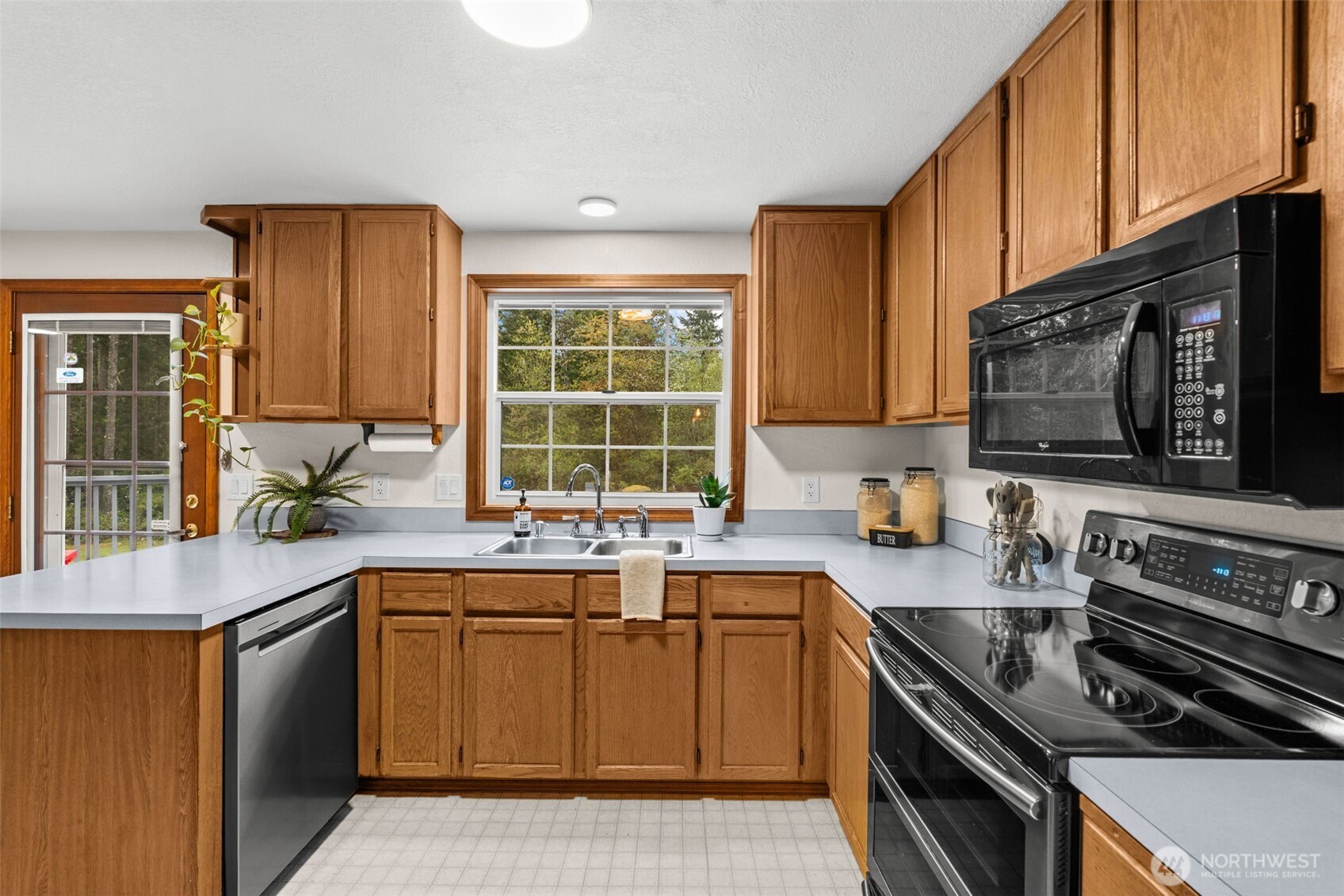6620 North Van Decar Road Southeast Port Orchard, WA 98367 - Photo 11 of 39