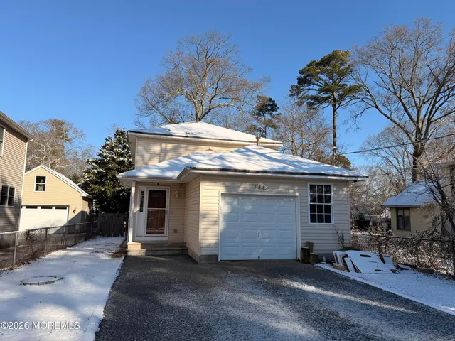 $2,600 | 703 Parkside Avenue, Toms River, NJ 08753