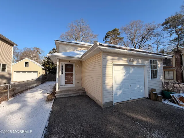 $2,600 | 703 Parkside Avenue, Toms River, NJ 08753
