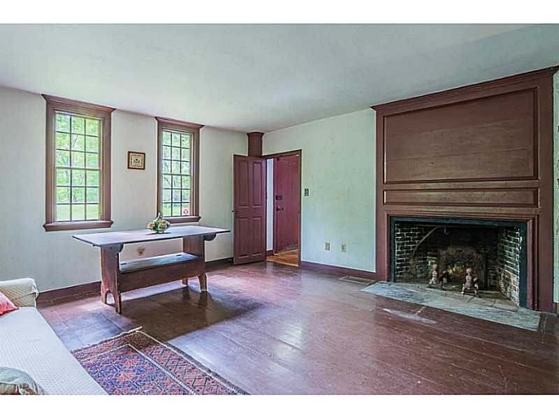 600 Great Road Lincoln, RI 02865 - Photo 11 of 24 Living Room.