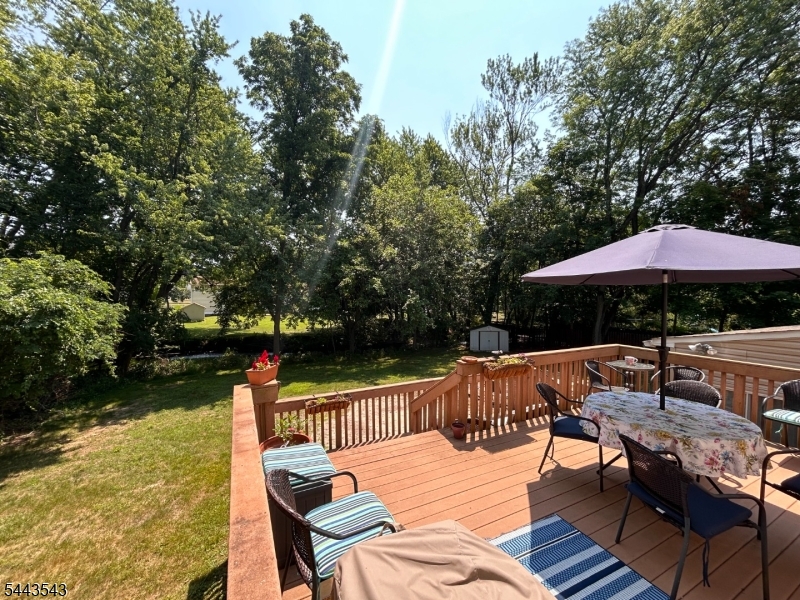 62 Andover Drive Wayne, NJ 07470 - Photo 6 of 34
