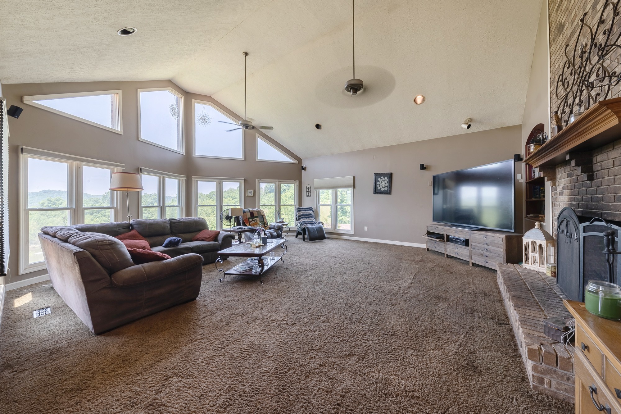 2150 Wilson Hill Road Lewisburg, TN 37091 - Photo 25 of 38 a living room with furniture and a flat screen tv