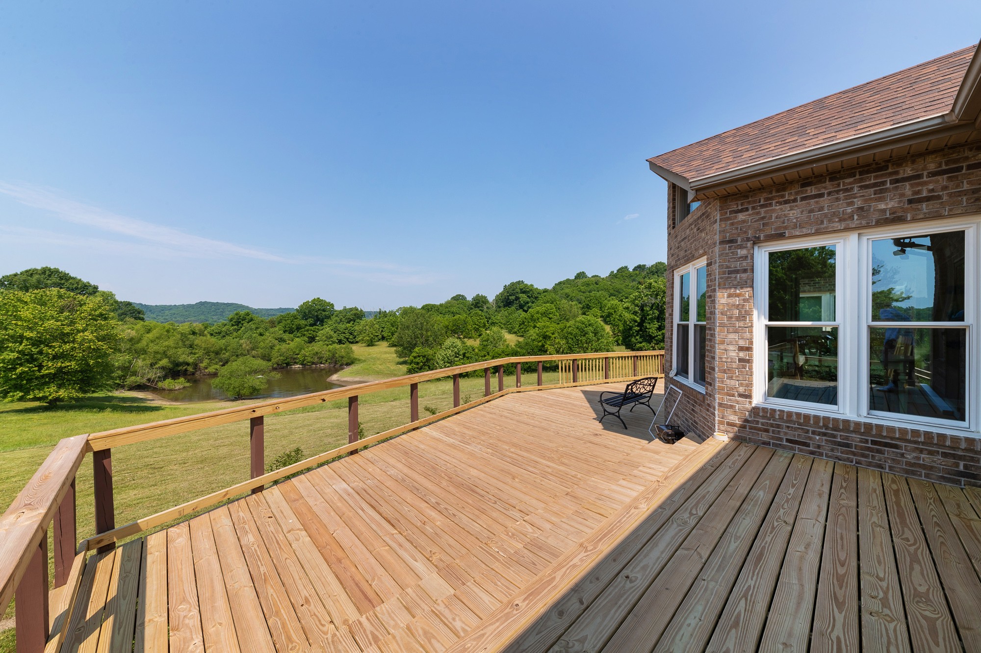 2150 Wilson Hill Road Lewisburg, TN 37091 - Photo 34 of 38 a view of balcony with couch