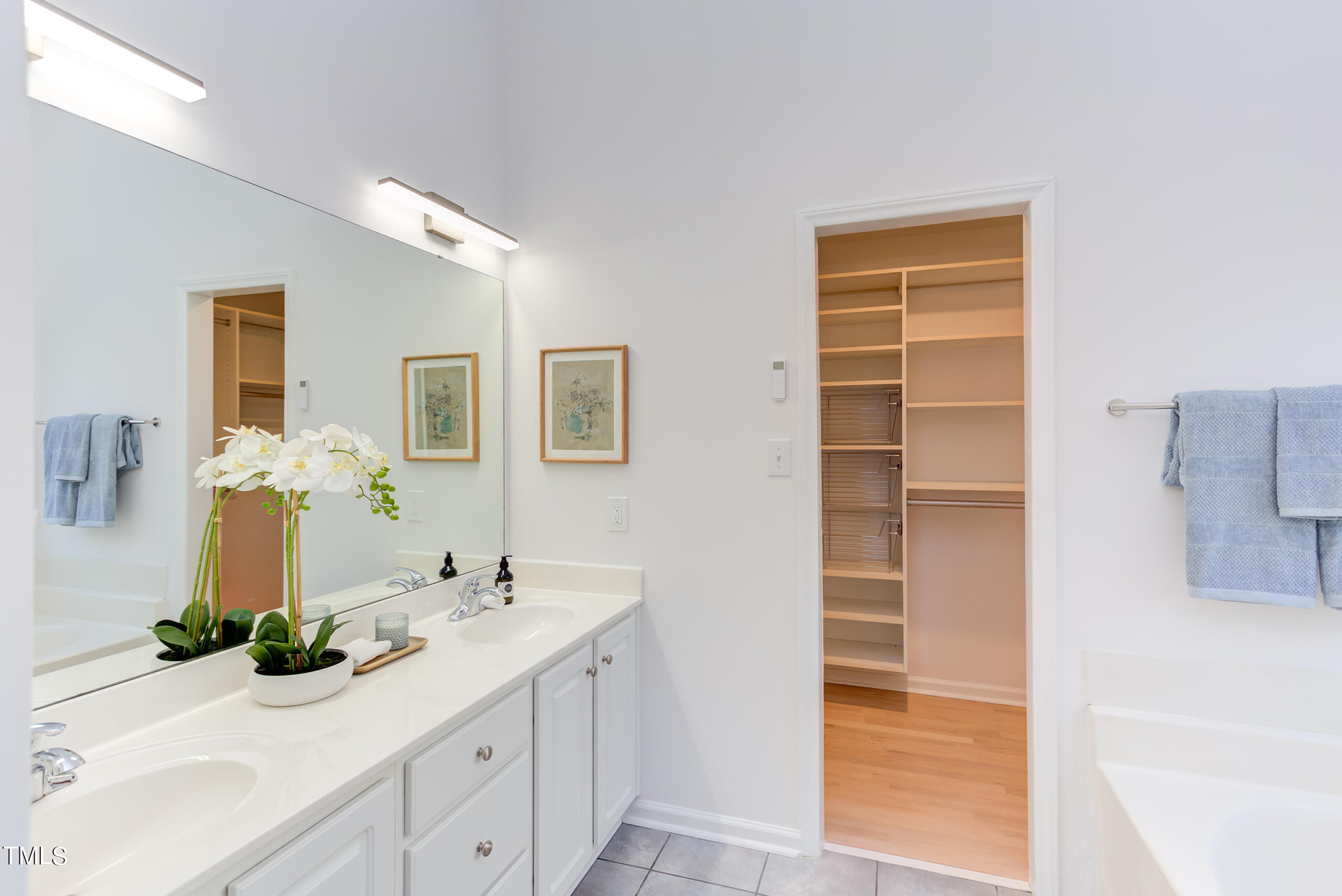 706 Chancellors Ridge Drive Durham, NC 27713 - Photo 25 of 41 IMG_9849_50_51