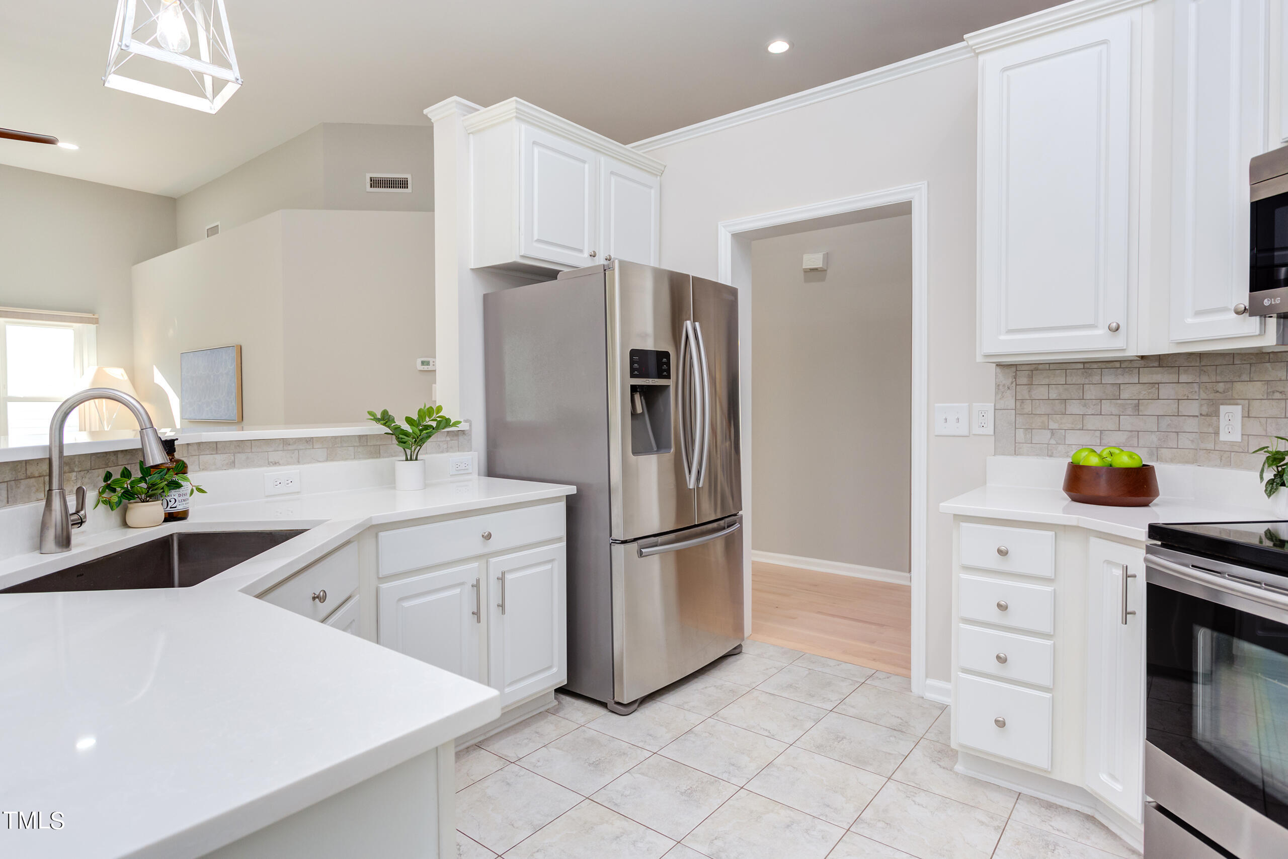 706 Chancellors Ridge Drive Durham, NC 27713 - Photo 6 of 41 IMG_9795_6_7