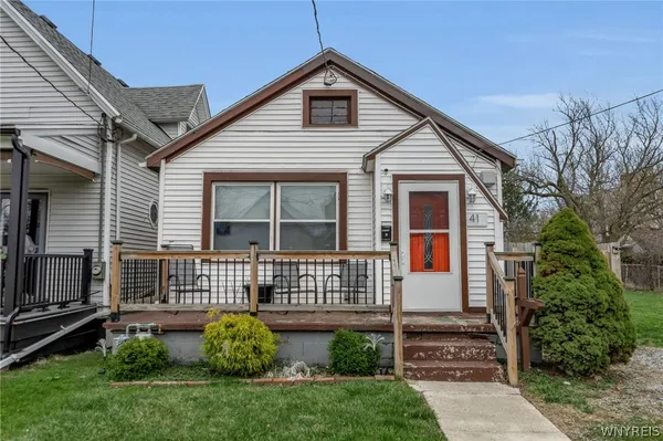 $99,900 | 41 St Stephens Place, Buffalo, NY 14210