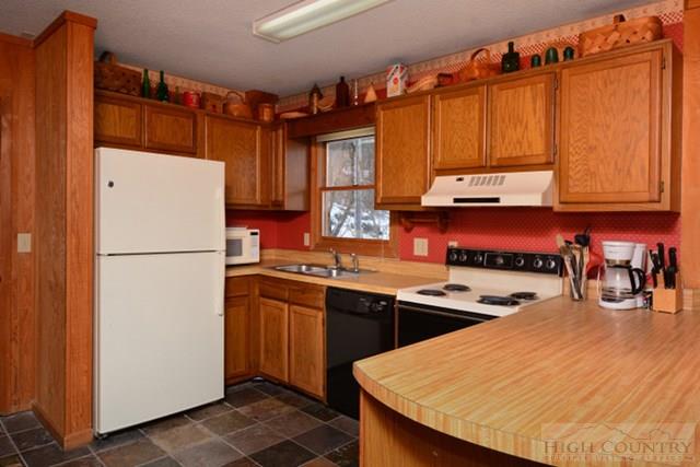121 Slopeside Road Beech Mountain, NC 28604 - Photo 13 of 16 Gallery Image 13