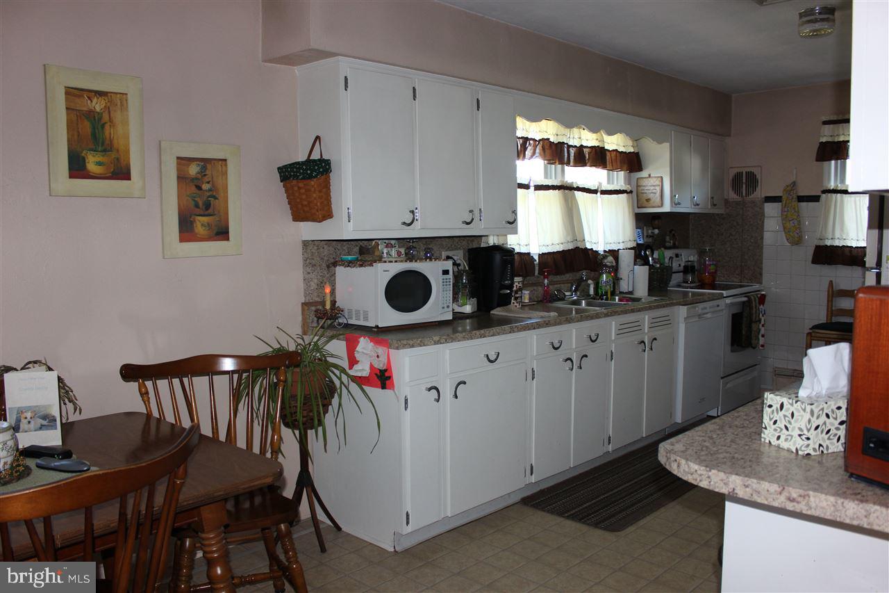 1224 Delta Road Red Lion, PA 17356 - Photo 4 of 11