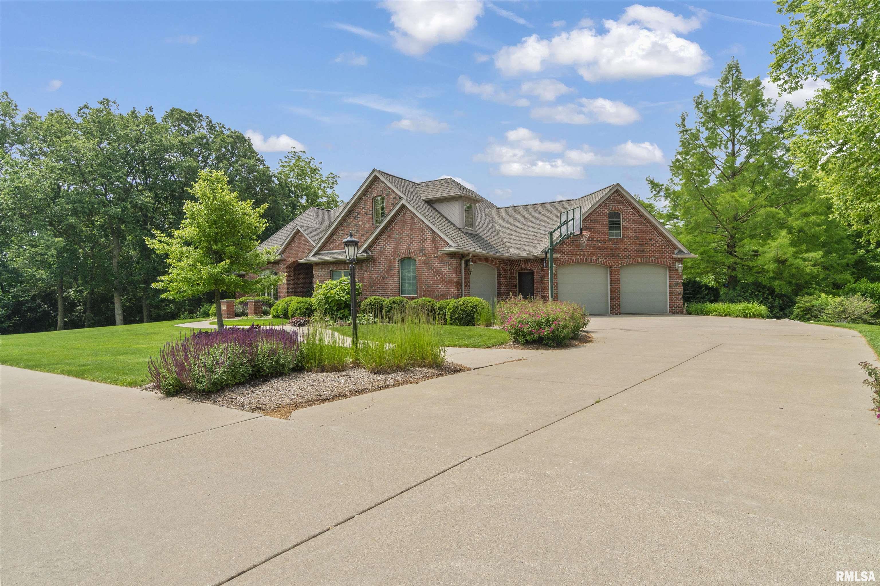 1801 Kern Road Washington, IL 61571 - Photo 3 of 64 Gallery Image 3