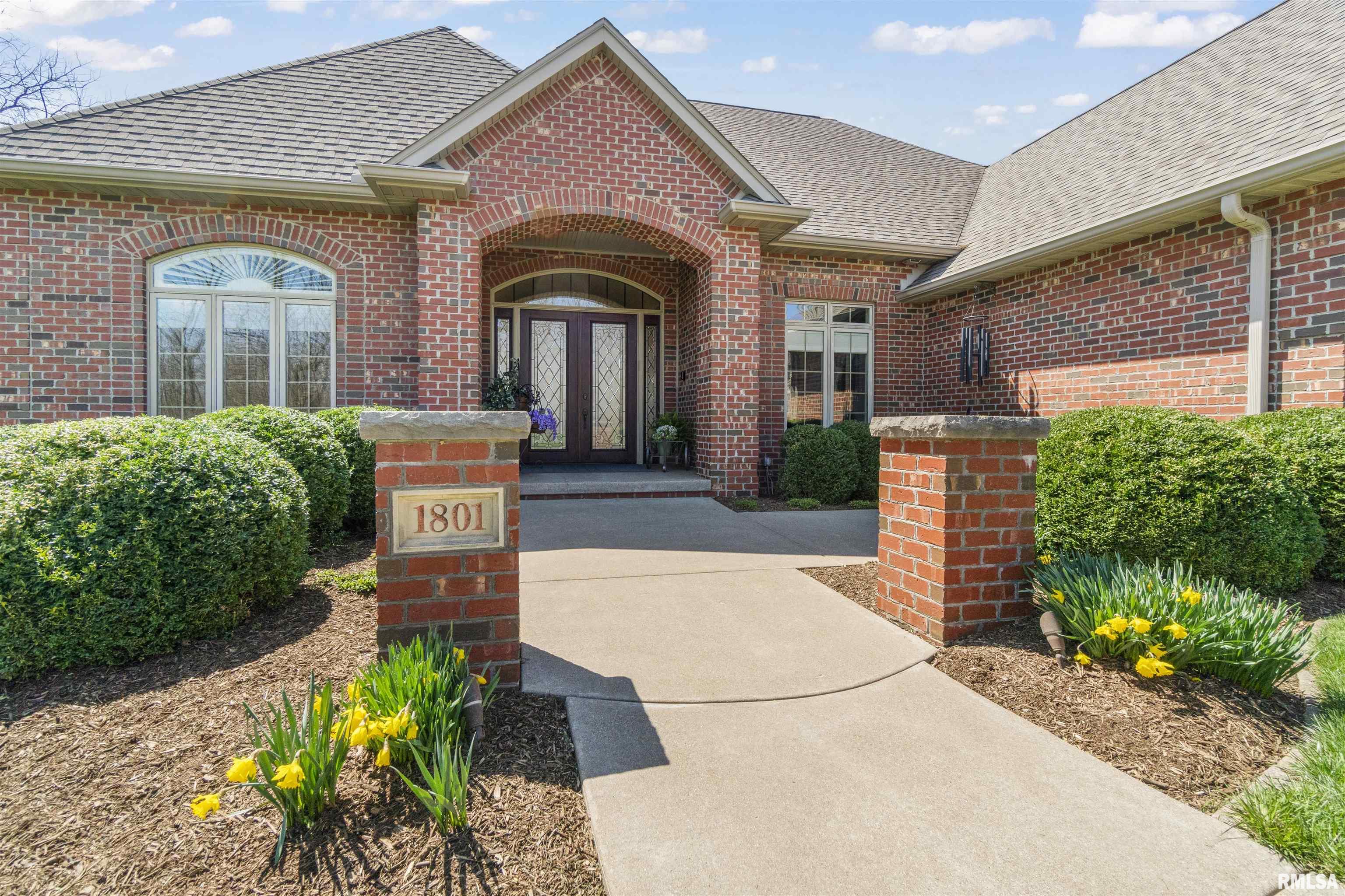 1801 Kern Road Washington, IL 61571 - Photo 4 of 64 Gallery Image 4