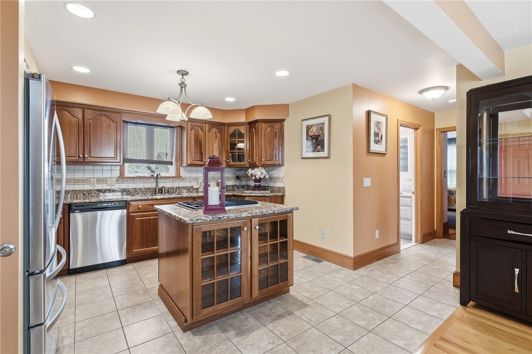 16 Althea Road Warwick, RI 02889 - Photo 10 of 35 Gallery Image 10