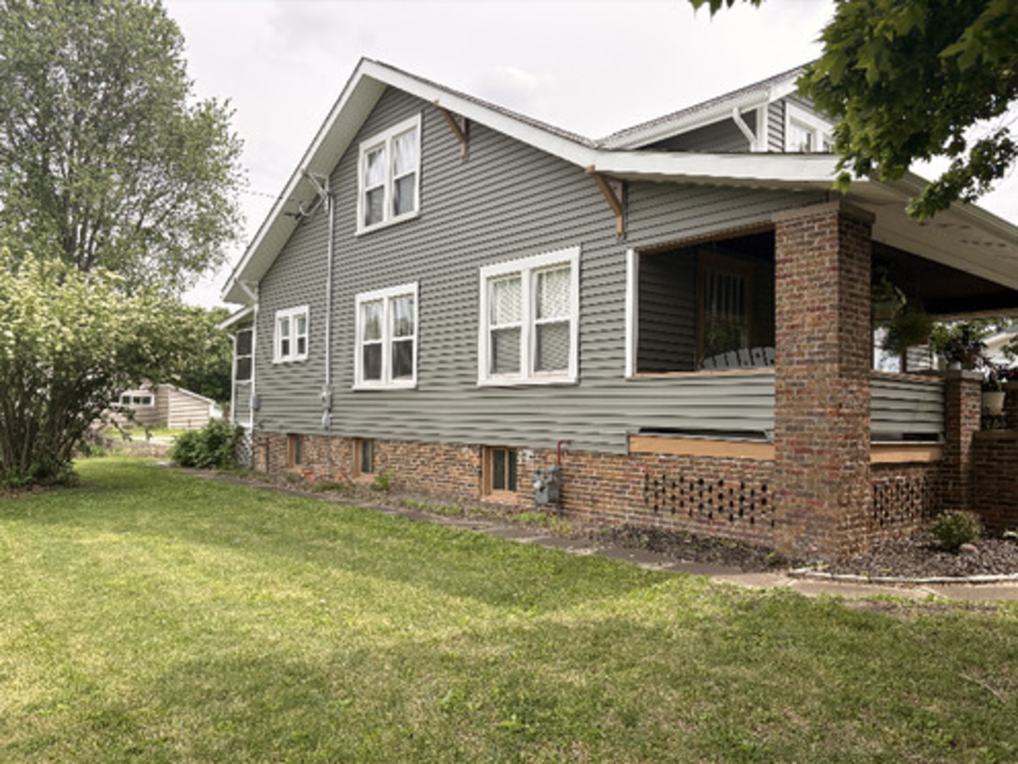 109 Washington Street Benson, IL 61516 - Photo 2 of 32