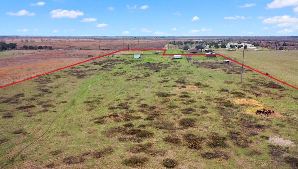 311 County Road 18 Damon, TX 77430 - Photo 9 of 39 a view of an ocean beach