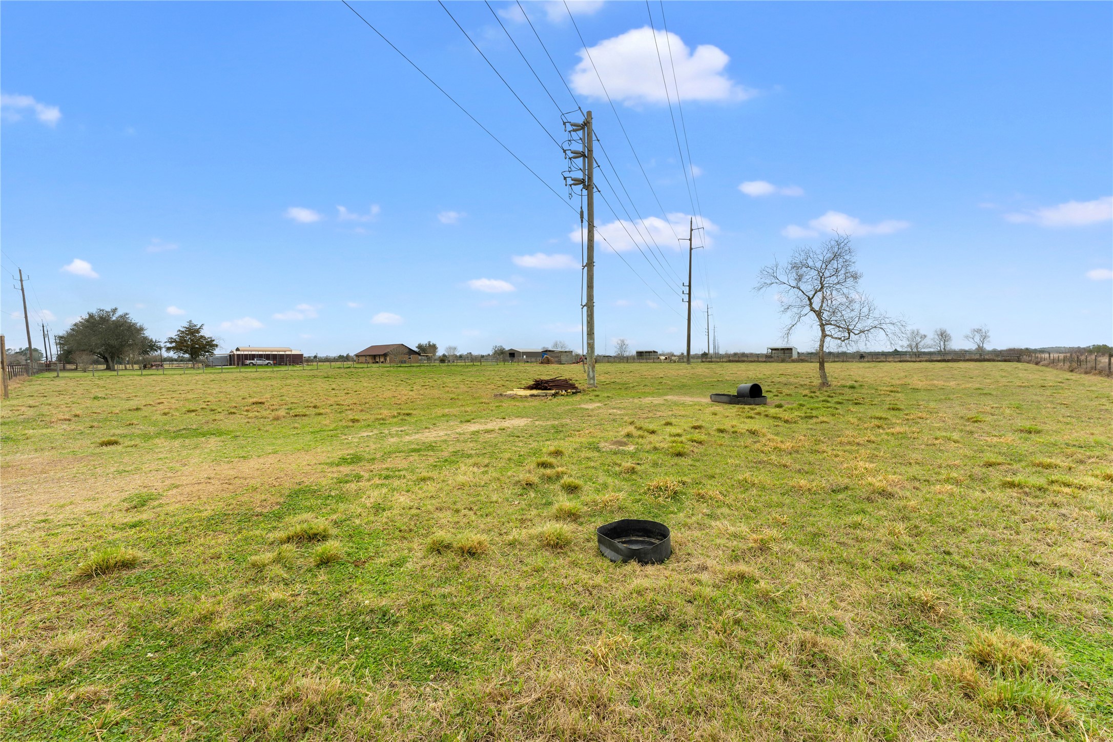 311 County Road 18 Damon, TX 77430 - Photo 10 of 39 a view of a room with a ocean view