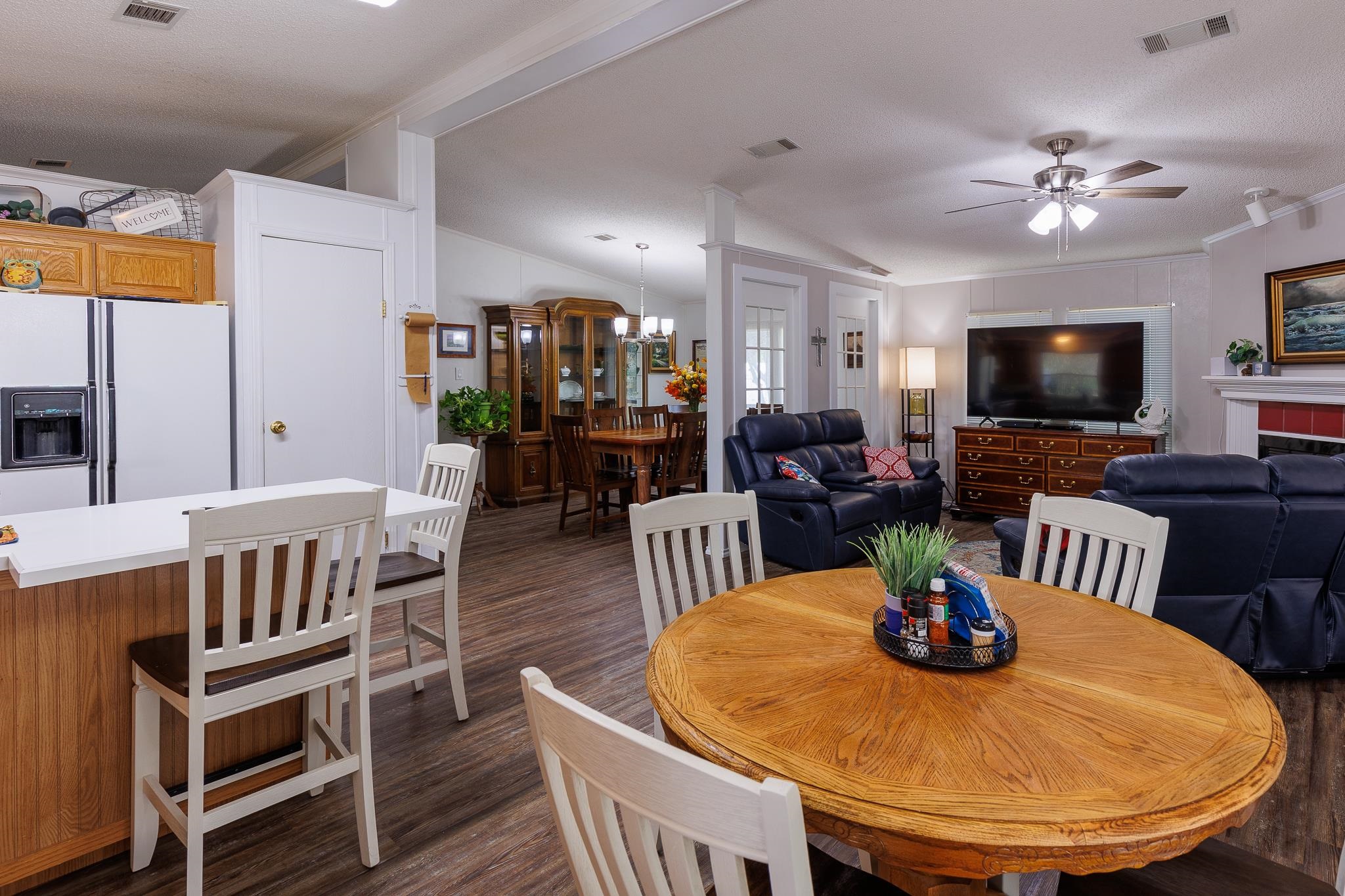 200 Munson Tow, TX 78672 - Photo 10 of 29 a view of a dining room with furniture