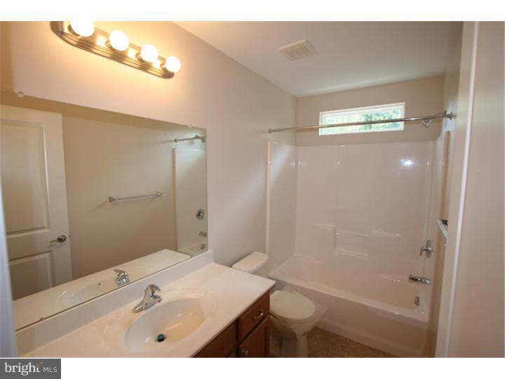 2865 Garwood Road Sicklerville, NJ 08081 - Photo 17 of 19 Bathroom
