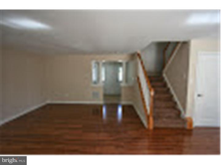 2865 Garwood Road Sicklerville, NJ 08081 - Photo 7 of 19 Living Room