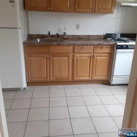 $2,150 | 431 Main Street, Hackensack, NJ 07601