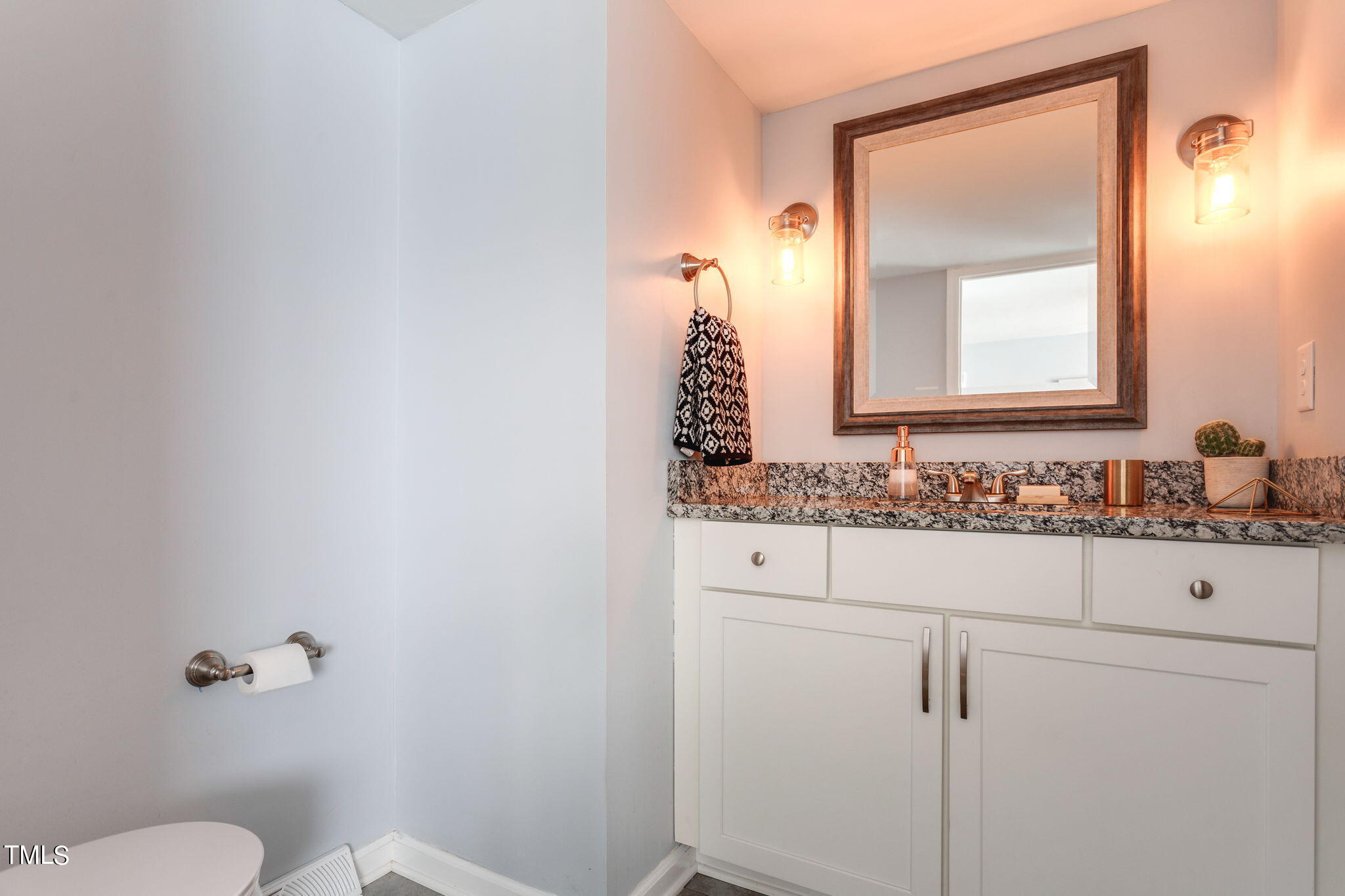 4904 Latimer Road Raleigh, NC 27609 - Photo 25 of 33 36-web-or-mls-IMGL8508-enfuse