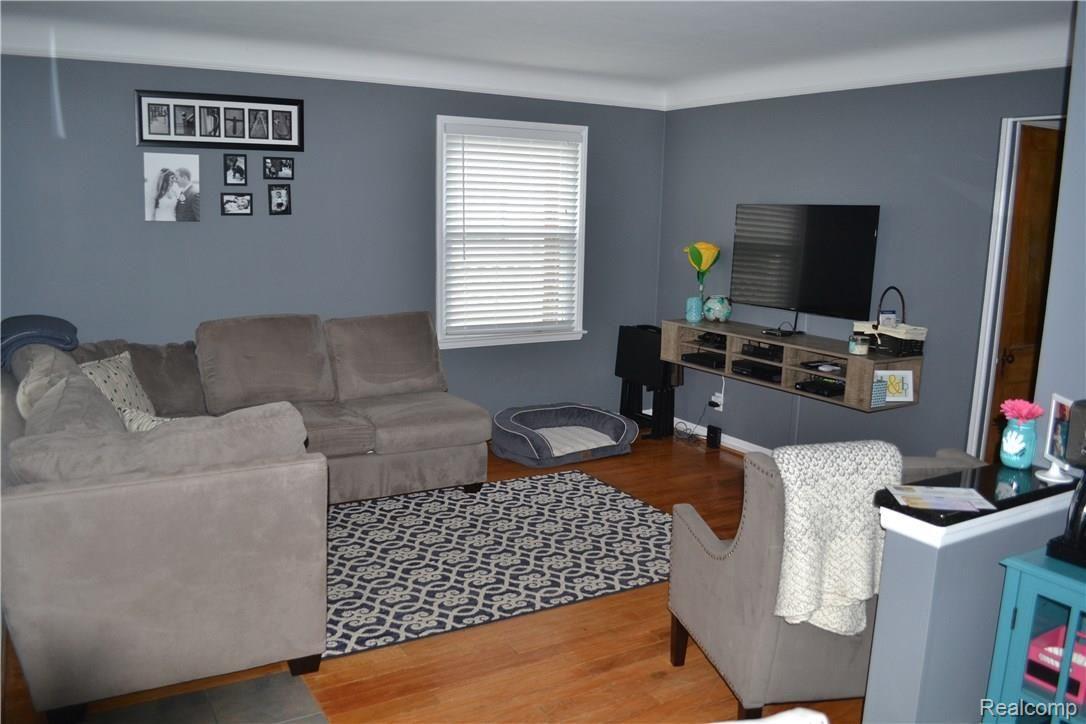 1186 Columbia Road Berkley, MI 48072 - Photo 10 of 38 DSC_0453.JPG