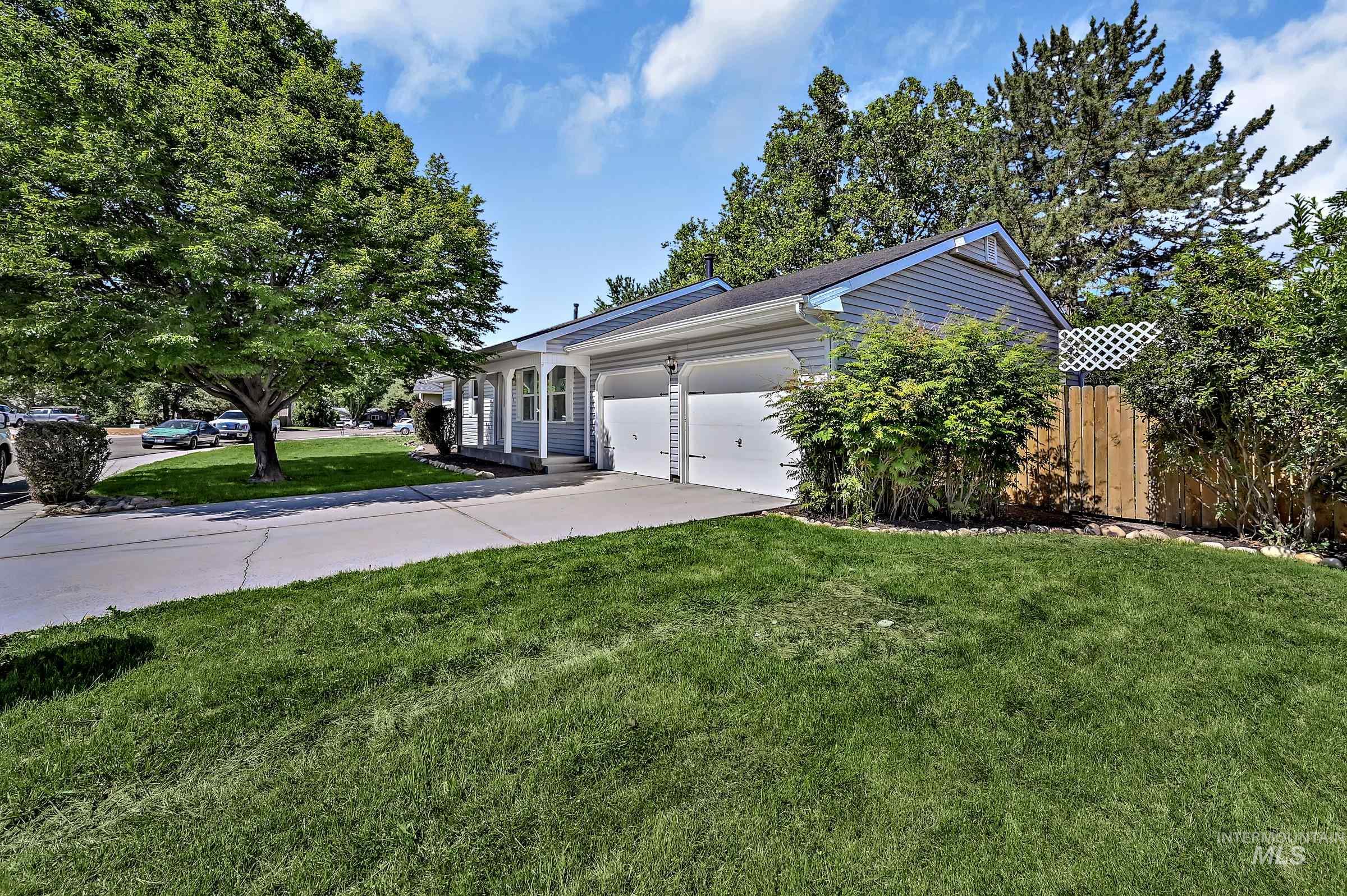 2153 North Leann Way Meridian, ID 83646 - Photo 2 of 24