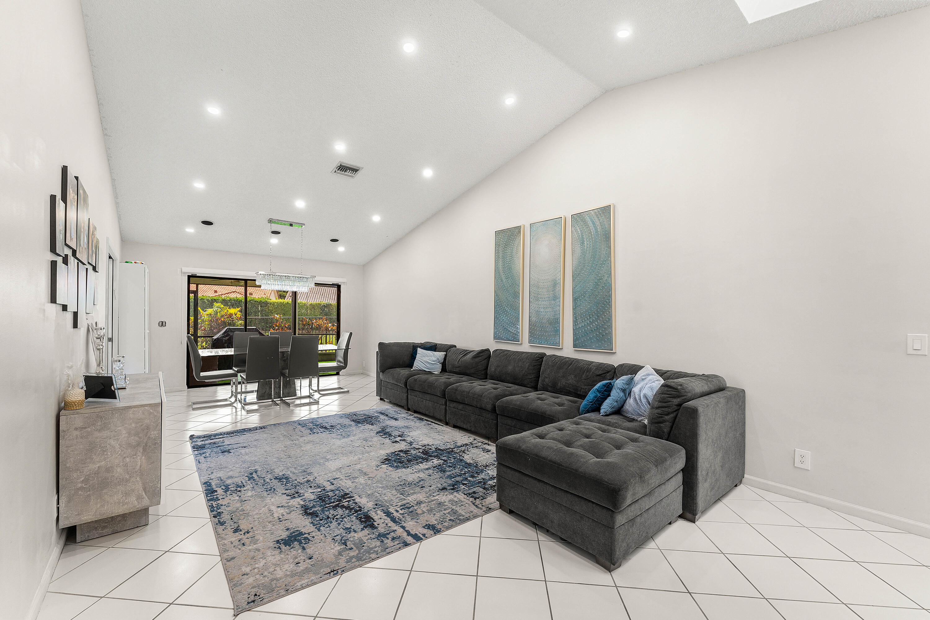 7587 Solimar Circle Boca Raton, FL 33433 - Photo 9 of 24 007-7587SolimarCircle-BocaRaton-FL-33433