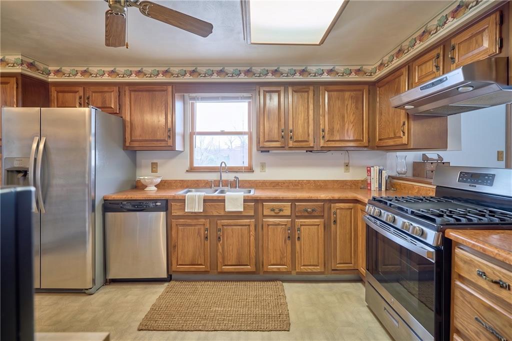 151 Stone Quarry Road Aliquippa, PA 15001 - Photo 8 of 26 Large kitchen for the cooking and baking enthusiast