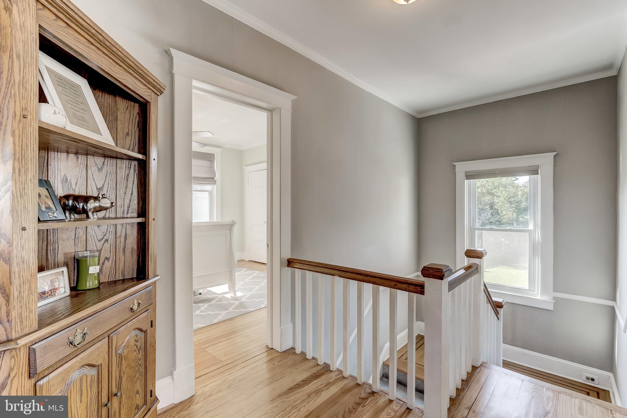 116 South Rolling Road Catonsville, MD 21228 - Photo 20 of 40 Upper Level Hallway