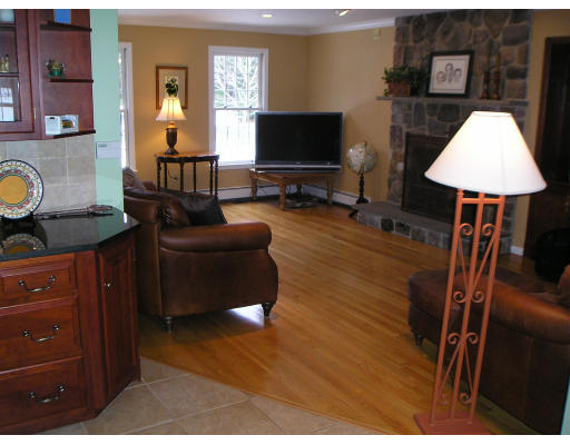 7 Ridge Road Norfolk, MA 02056 - Photo 7 of 13 Gallery Image 7