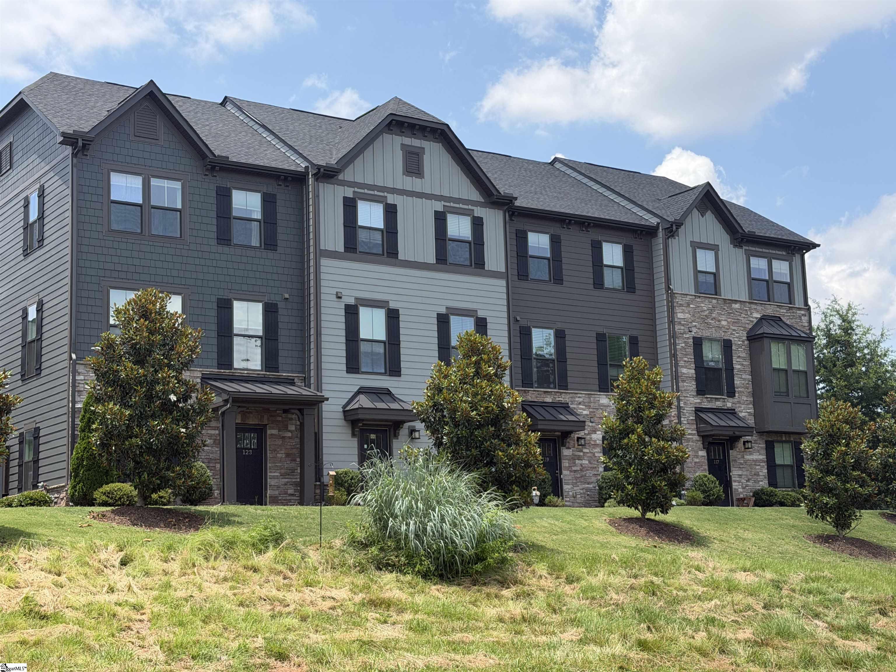 119 Rollins Avenue Greenville, SC 29607 - Photo 1 of 27