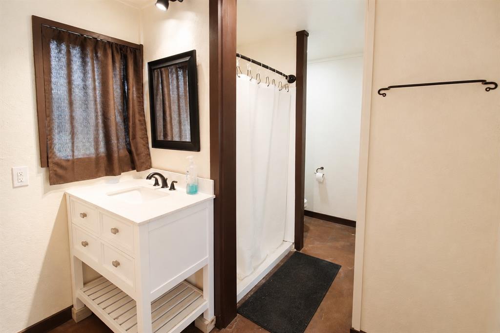 101 Starhorn Road Marble Falls, TX 78654 - Photo 16 of 40