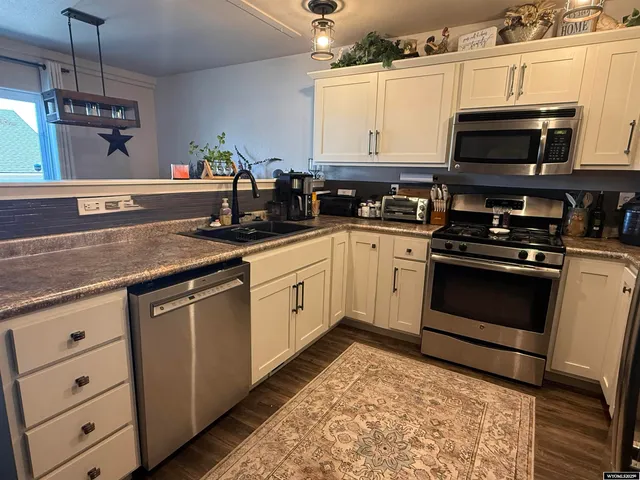 $315,999 | 3223 Carbide Trail Road, Casper, WY 82604