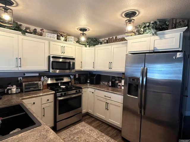 $315,999 | 3223 Carbide Trail Road, Casper, WY 82604