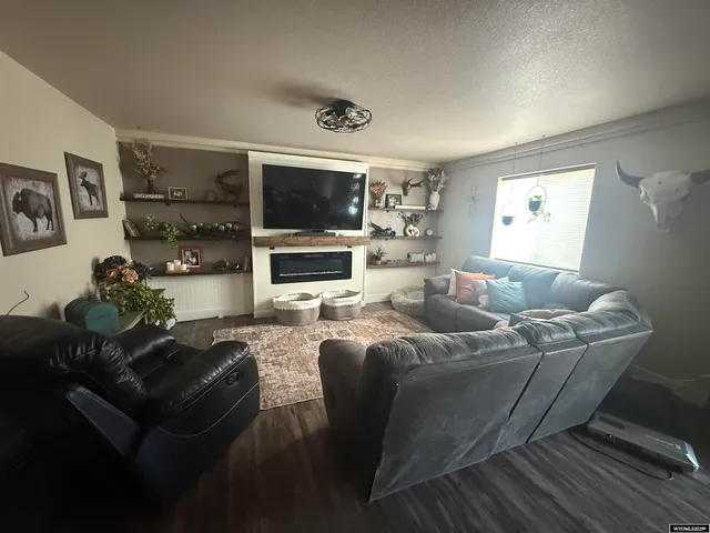 $315,999 | 3223 Carbide Trail Road, Casper, WY 82604