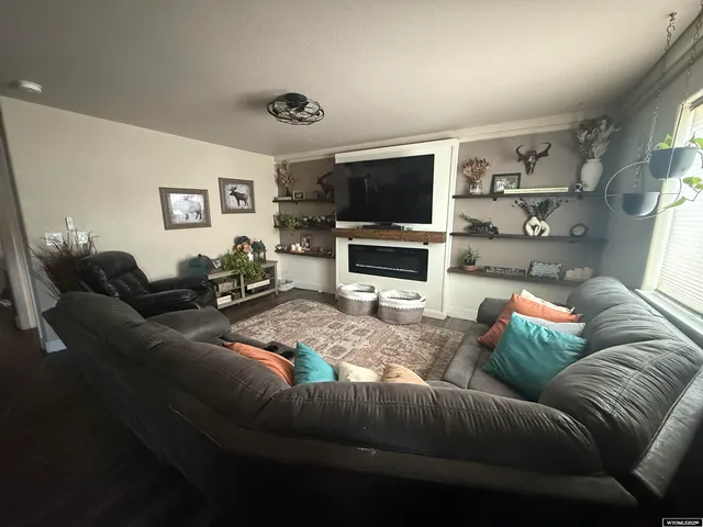 $315,999 | 3223 Carbide Trail Road, Casper, WY 82604