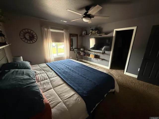 $315,999 | 3223 Carbide Trail Road, Casper, WY 82604