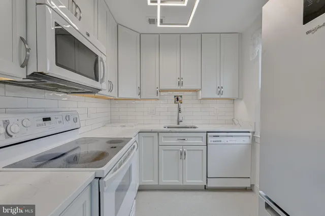 $365,000 | 2807 Arlington Boulevard, Unit 301, Arlington, VA 22201