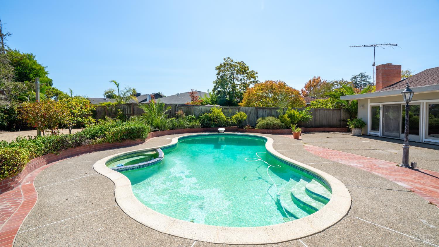 170 Riviera Drive San Rafael, CA 94901 - Photo 28 of 34 Gallery Image 28