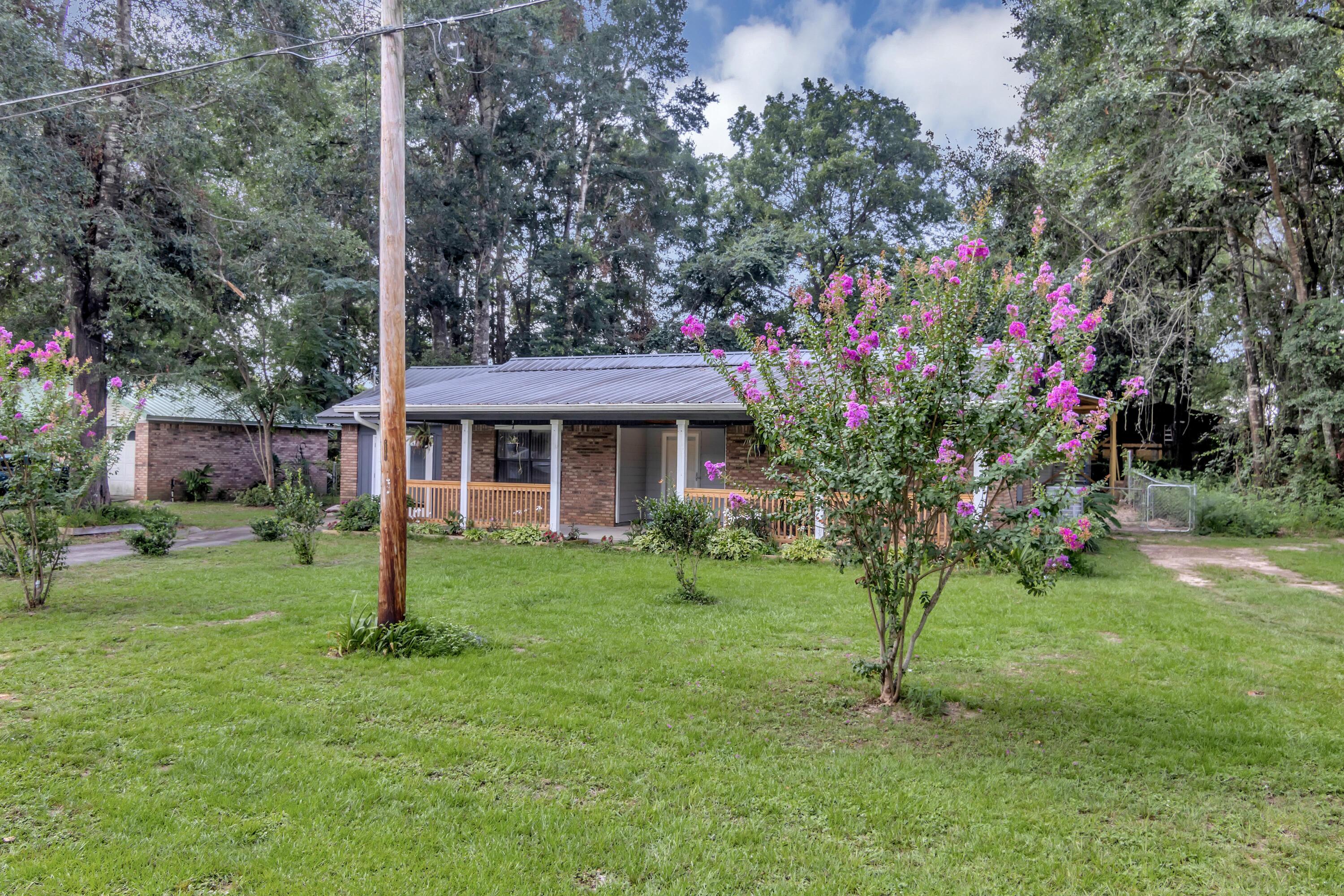 3167 Maple Street Crestview, FL 32539 - Photo 3 of 35 3_f8_3167MapleSt_003