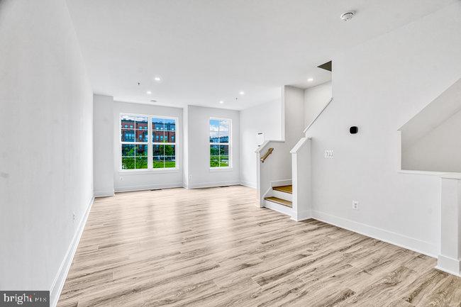 11236 Bunsen Street Reston, VA 20190 - Photo 18 of 61 Bright and airy open space awaits.