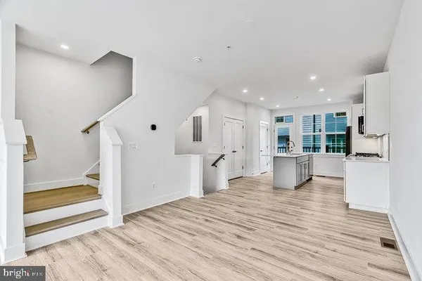 $5,000 | 11236 Bunsen Street, Reston, VA 20190