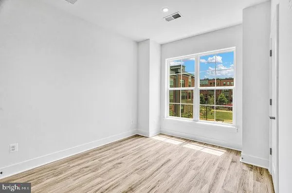 $5,000 | 11236 Bunsen Street, Reston, VA 20190