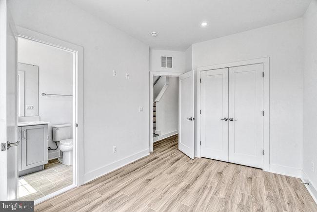 11236 Bunsen Street Reston, VA 20190 - Photo 39 of 61 Bright and airy modern space.